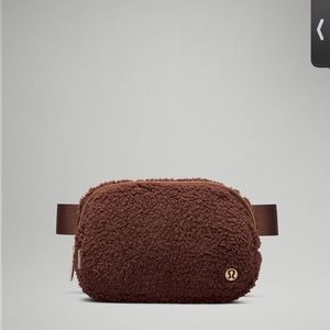 Lululemon belt bag- -fleeced